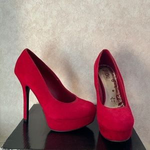 ❗️SOLD❗️Sexy red platform heels (pumps) US 7